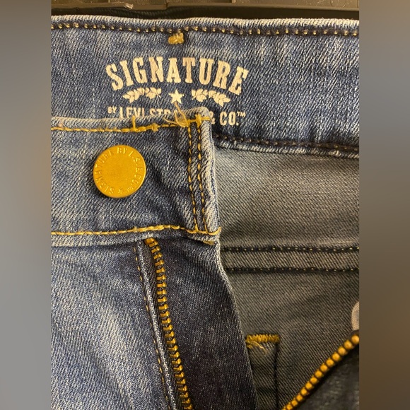 LEVIS signature womens modern straight stretch jeans size 4M. - Picture 3 of 11